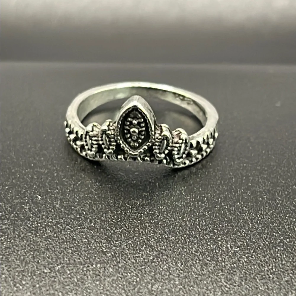 Silver Ring - Picture 2 of 5